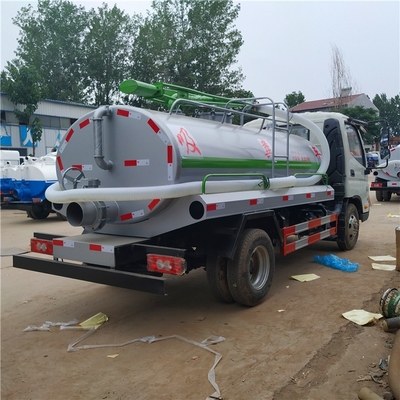 福田5立方吸糞車 高效環(huán)保的排污利器